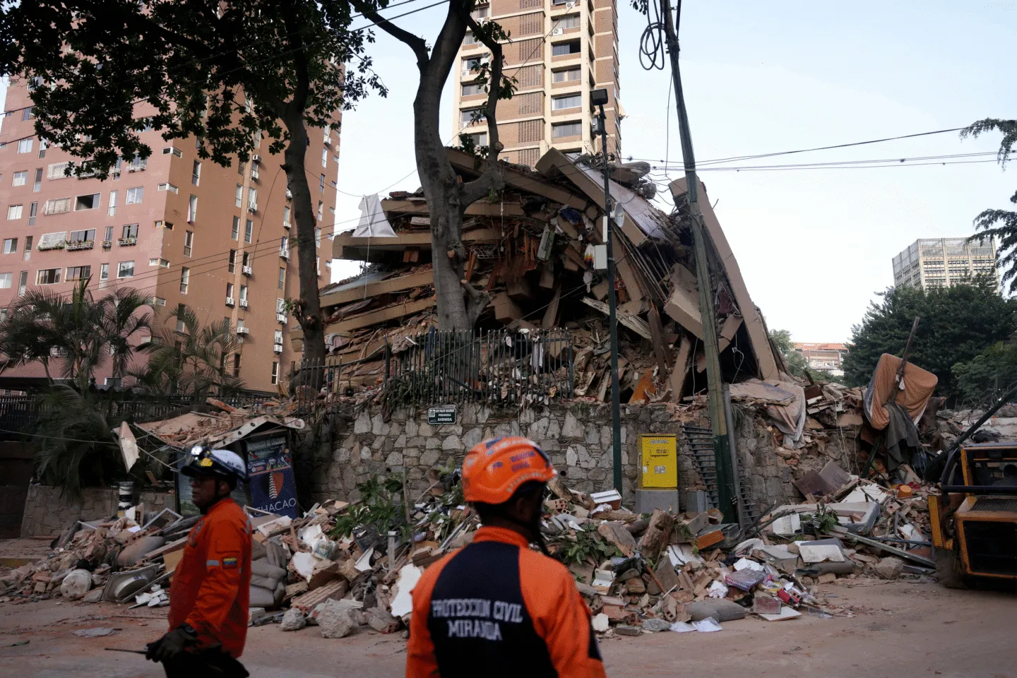 destruction from earthquakes in Venezuela