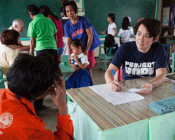 Six health professionals from Massachusetts General Hospital are volunteering with Project HOPE in the Philippines