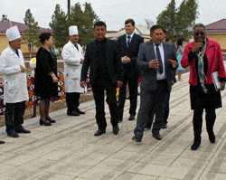 U.S. Ambassador Spratlen Visits Uzbekistan for World TB Day