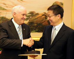 Dr. Howe and Mayor of Shanghai Han Zheng in 2011