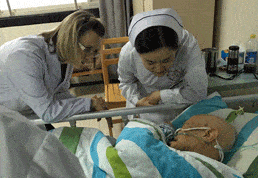 Volunteer nurse trains in palliative care
