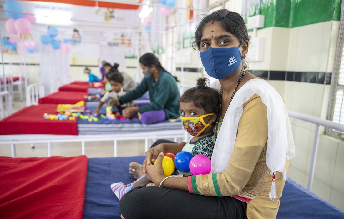 Mother and daughter at pediatric ward in India